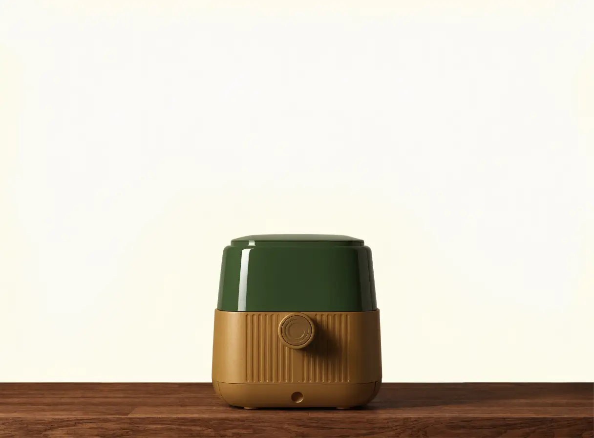 Friggitrice ad aria compatta su un piano di cucina piccolo